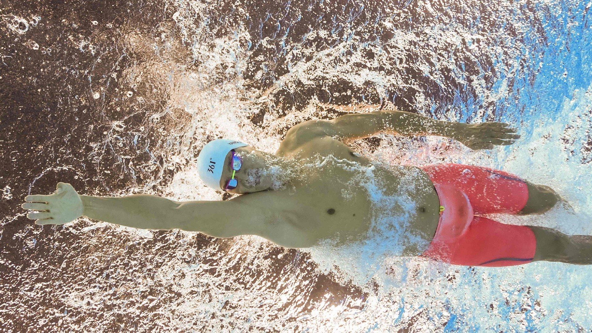 萨拉赫爱女绿茵首秀惊艳全场!家庭趣味赛复制父亲经典进球